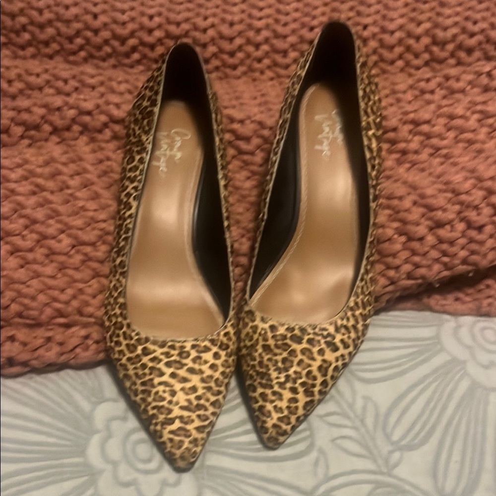 Crown Vintage Leopard Print Women's Pumps